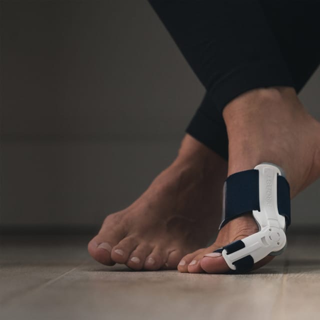 Gallery Image of AIRCAST Korrekturorthese HalguDay, Hallux-Valgus-Orthese postoperativ, Memory-Foam, Gelenksystem, weiß