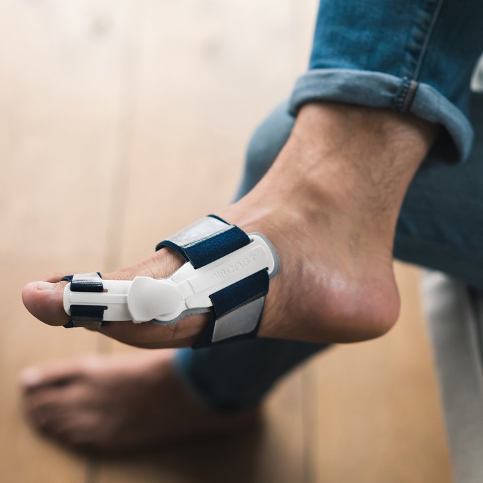 Product Image of AIRCAST Korrekturorthese HalguDay, Hallux-Valgus-Orthese postoperativ, Memory-Foam, Gelenksystem, weiß