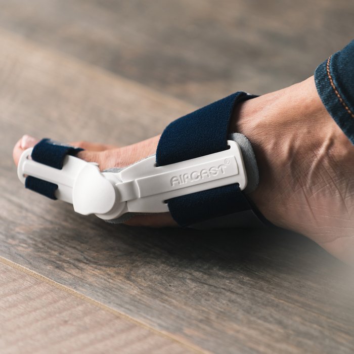 Product Image of AIRCAST Korrekturorthese HalguDay, Hallux-Valgus-Orthese postoperativ, Memory-Foam, Gelenksystem, weiß