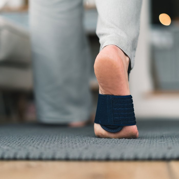 Product Image of AIRCAST Mittelfußbandage HalguStrap, Hallux-Bandage bei Großzehenfehlstellung, Gewölbepelotte, blau