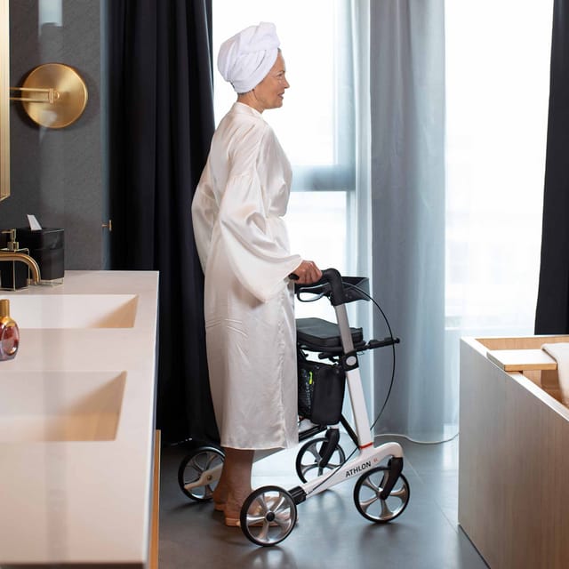 Gallery Image of Rehasense Carbon-Rollator Athlon SL, ultraleichter Gehwagen faltbar, höhenverstellbar, TPE-Räder