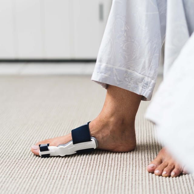 Gallery Image of AIRCAST Hallux-Valgus-Nachtschiene HalguNight, Korrekturorthese Hallux postoperativ, Memory-Foam, Gelenksystem, weiß