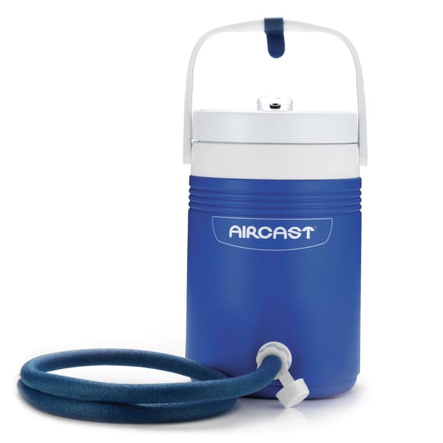 Gallery Image of Enovis Cryo Cuff Kältetherapie-Kanne, Kälteanwendung bei Schmerzen und Schwellungen, Kühlschlauch, blau